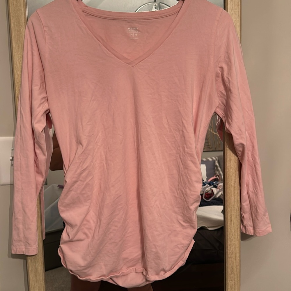EUC Old Navy Maternity Long Sleeve Tee